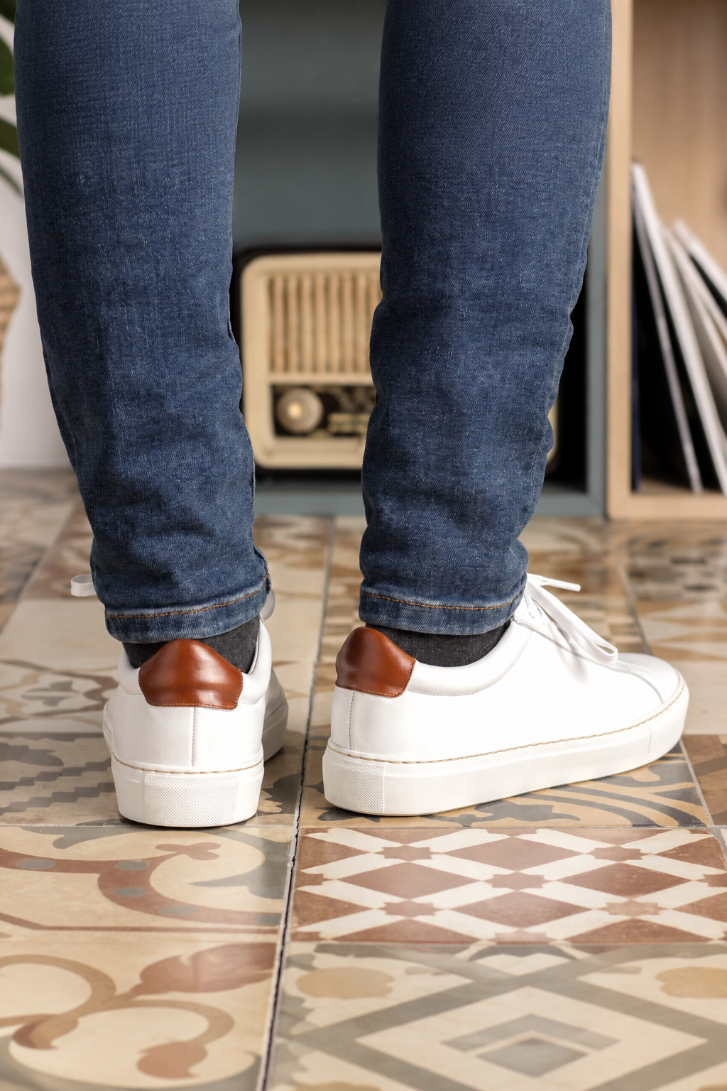Alabaster Chestnut Low Kick