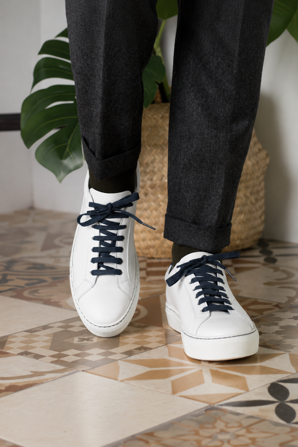 Alabaster Midnight Low Kick
